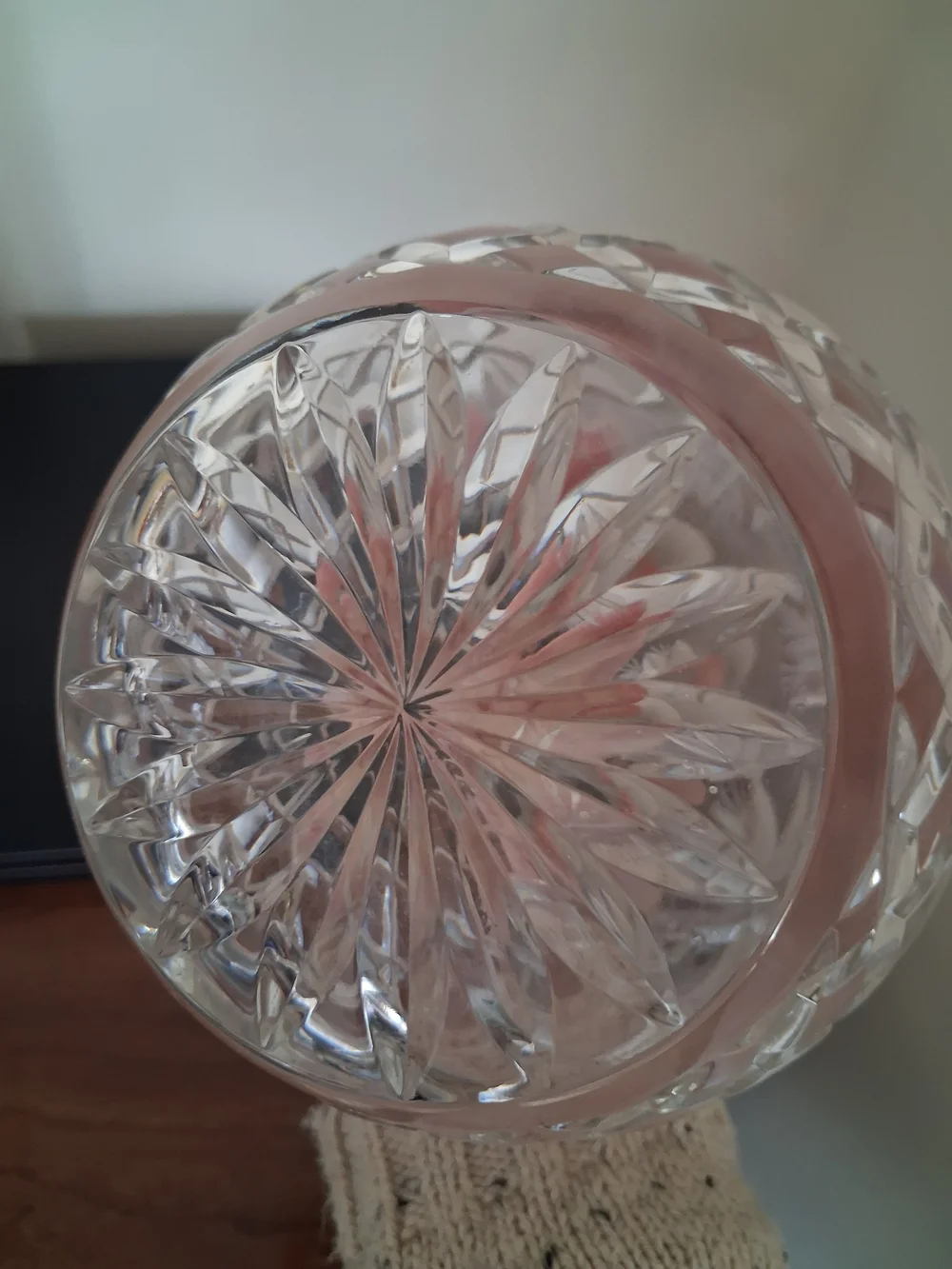 Clear Cut Glass Crystal Decanter with Stopper - Picture 5 of 7